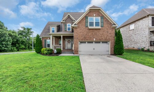 4 bedroom with mast down