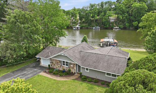 TIms Ford lake house with private boat dock